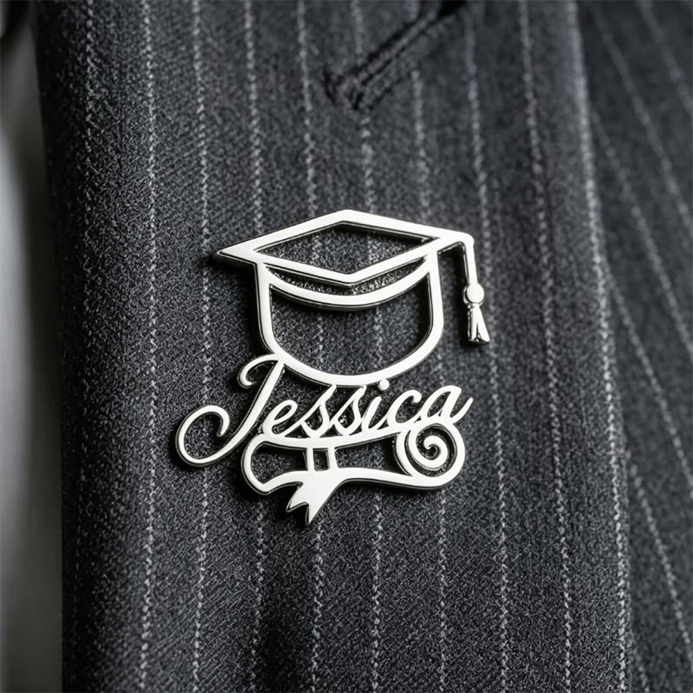 เข็มกลัดติดหมวกสำเร็จการศึกษาแ - Brooch Pin Gold บทวิจารณ์และราคา