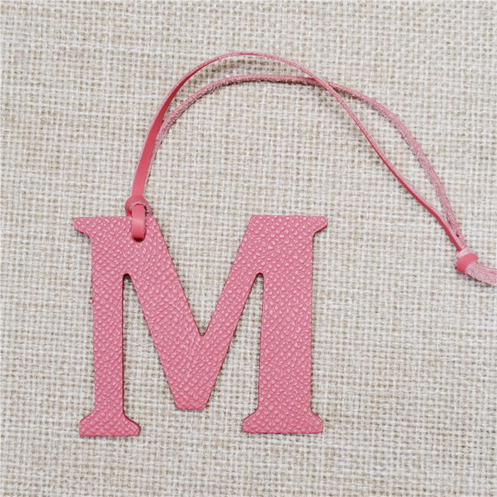 ตัวอักษรภาษาอังกฤษ M ตัวอักษร  - Women Accessories Name In English บทวิจารณ์และราคา