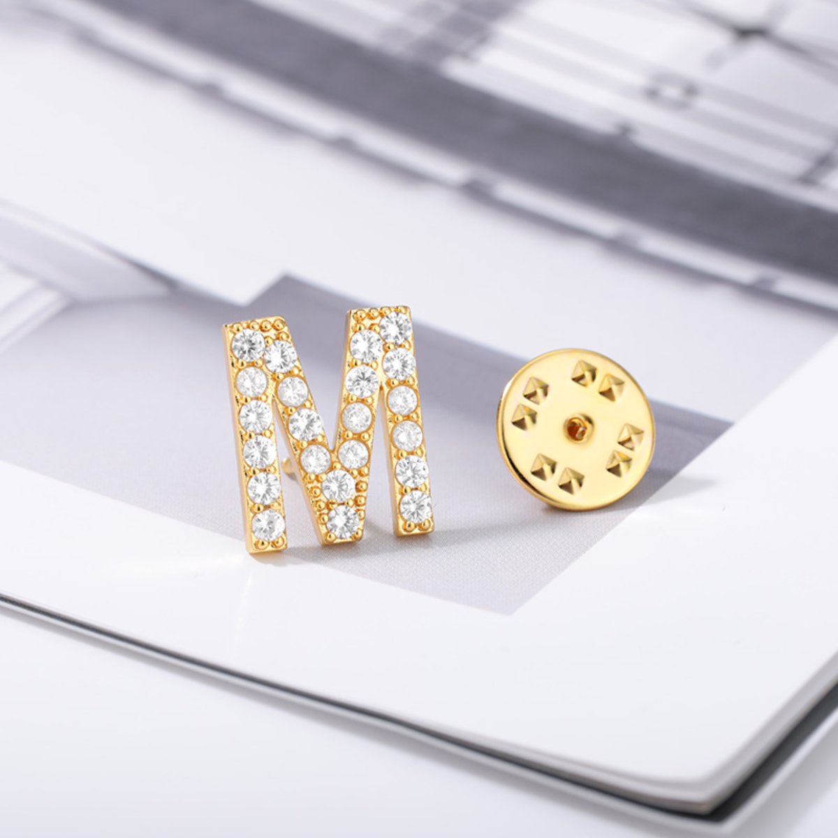 เข็มกลัดตัวอักษรเพทายแวววาวสำห - Women Accessories Name In English บทวิจารณ์และราคา